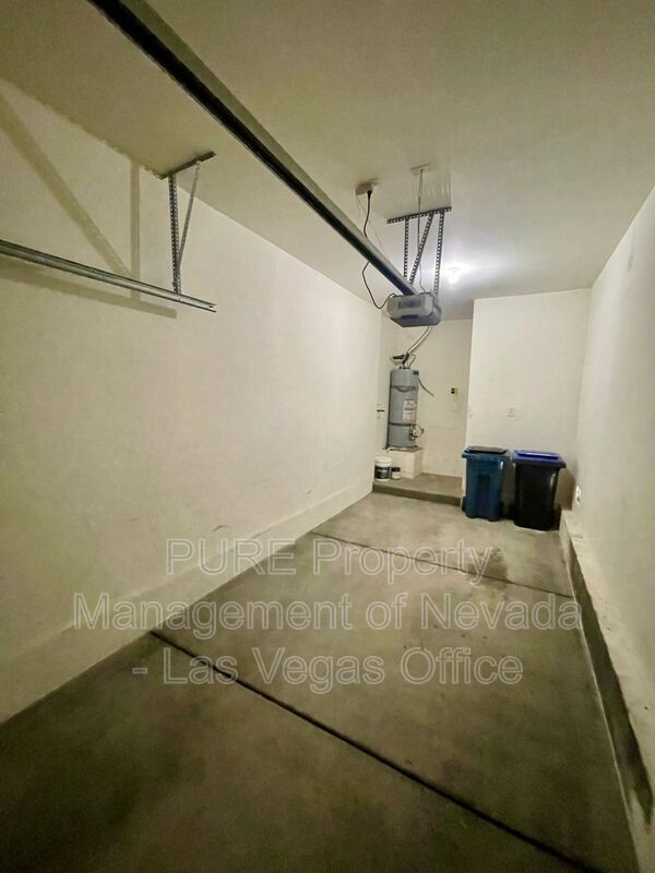 Building Photo - 3047 Errol Flynn St