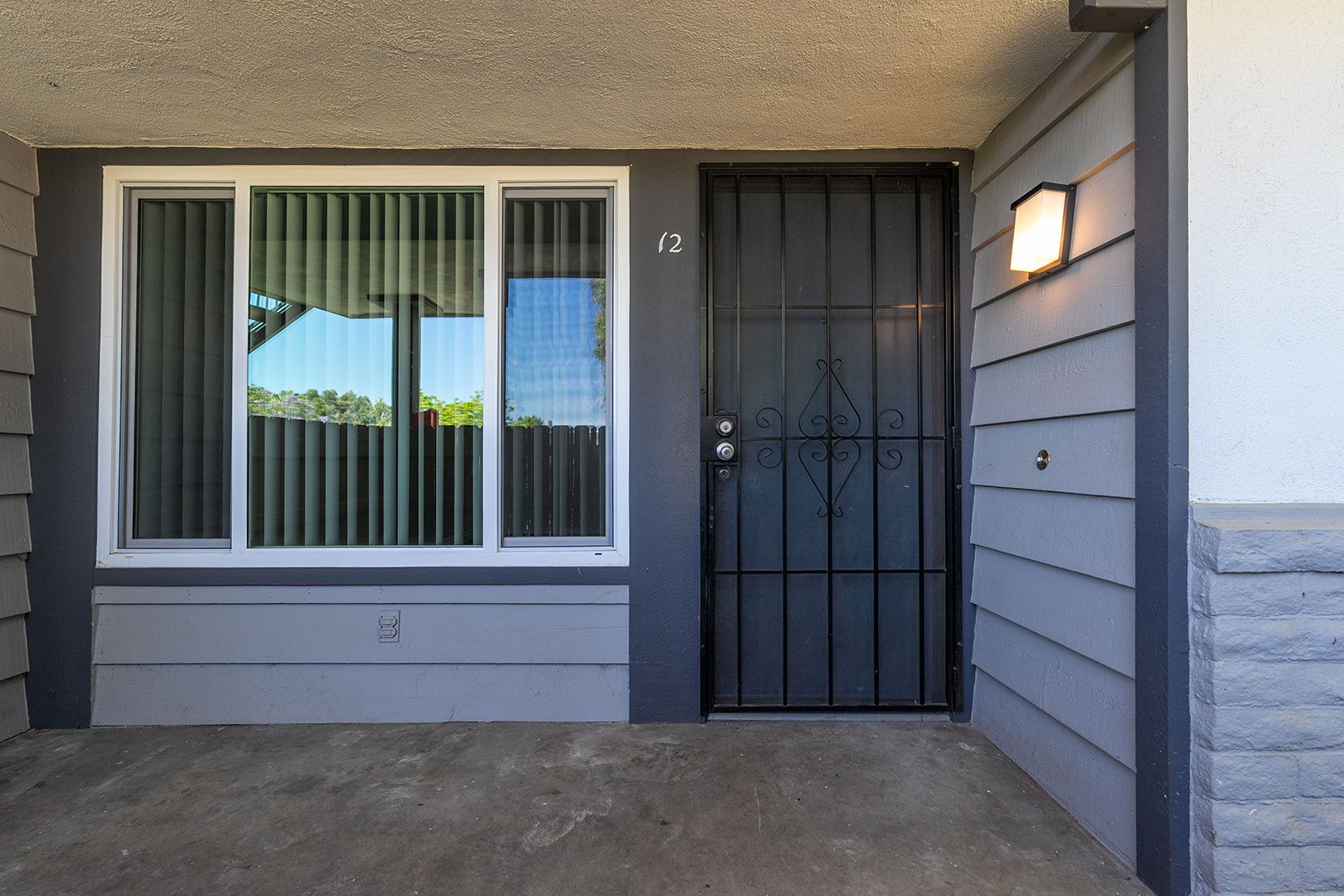 Building Photo - 1050 Meadow Lake Dr
