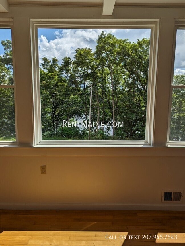 Building Photo - 54 Penobscot St