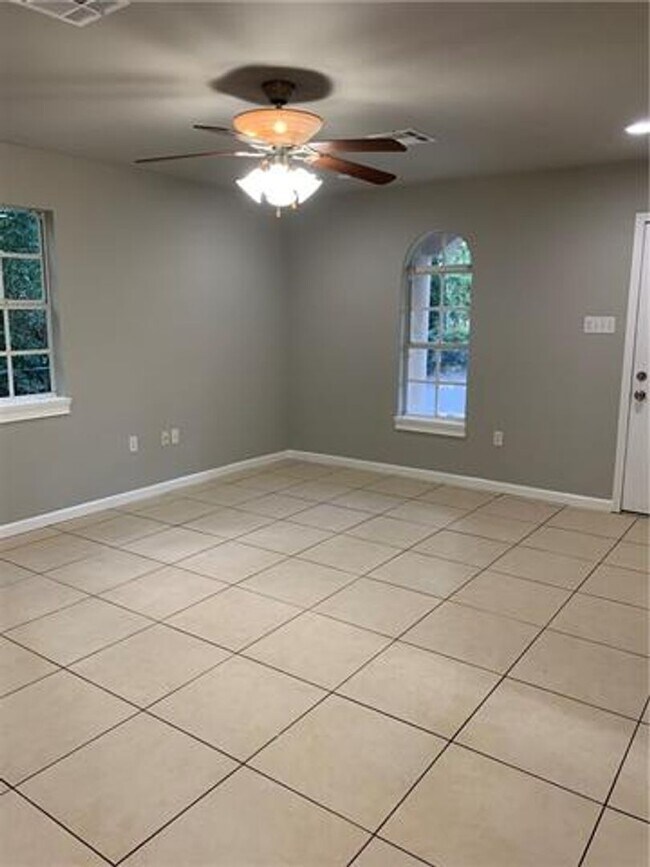 Building Photo - Cleveland Street