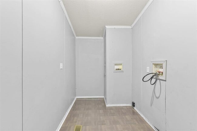 Building Photo - 319 S Skains Chapel Rd