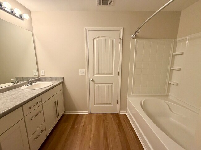 Building Photo - Heritage New Riverside Three Bedroom Home w. Fenced in Yard!