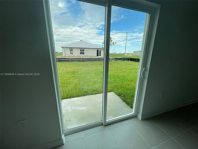 Building Photo - 1543 Jessica Blvd