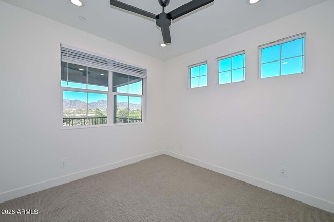 Building Photo - 11300 N Casa Dega Dr