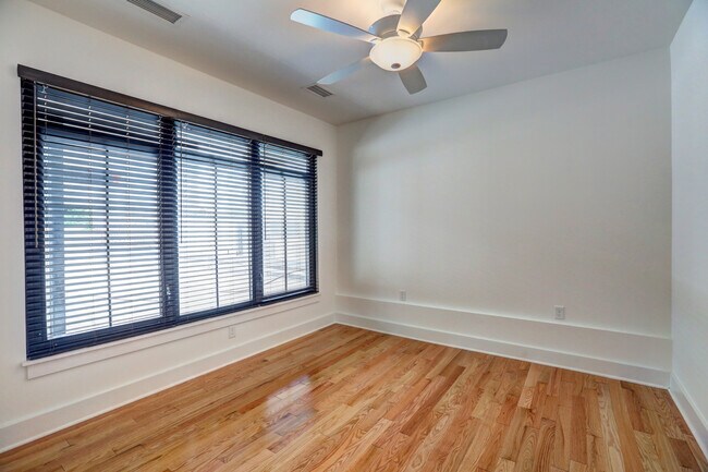 Bedroom - 304 E Grace St