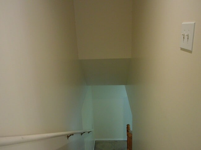 Building Photo - 29 Somerset Pl