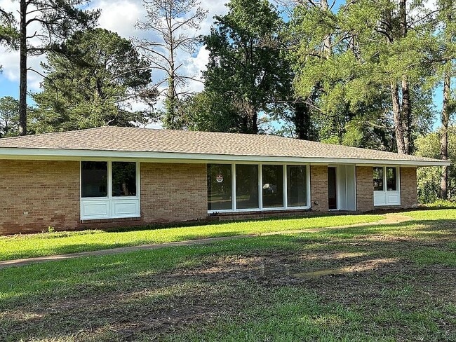 Building Photo - 640 Briarwood Dr