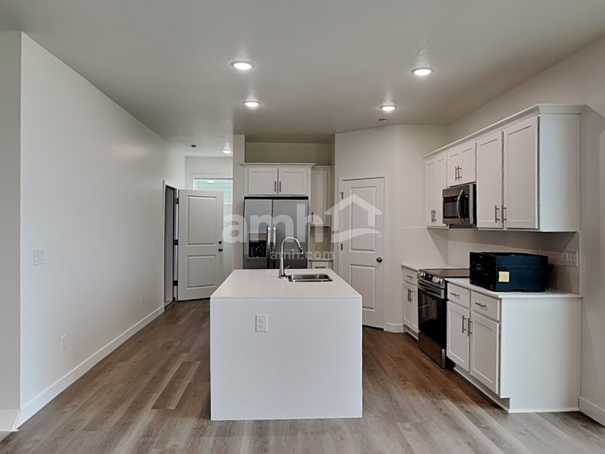 Building Photo - 1272 W Mahogany St