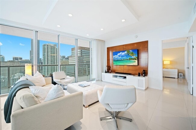 Building Photo - 495 Brickell Ave