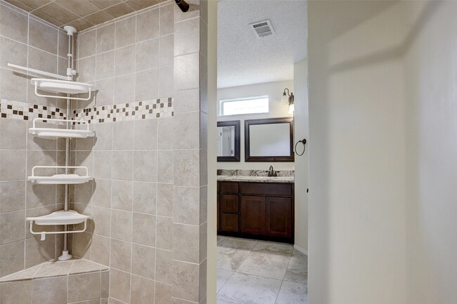 Building Photo - 963 Althea Dr