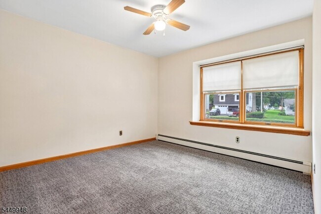 Building Photo - 488 Cedar Ln