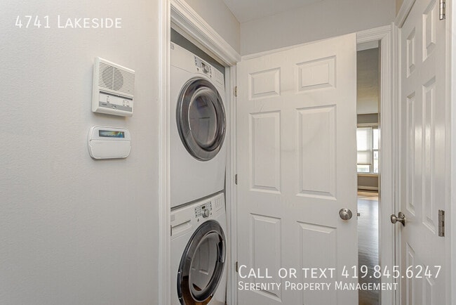 Building Photo - 4741 Lakeside-