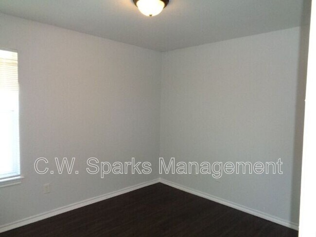 Building Photo - 13651 Biggs St