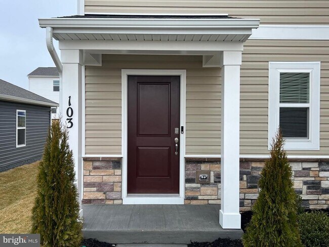 Building Photo - 103 Dinges St