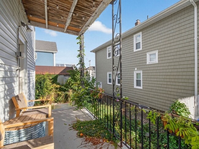 Building Photo - 35 Hancock Ave