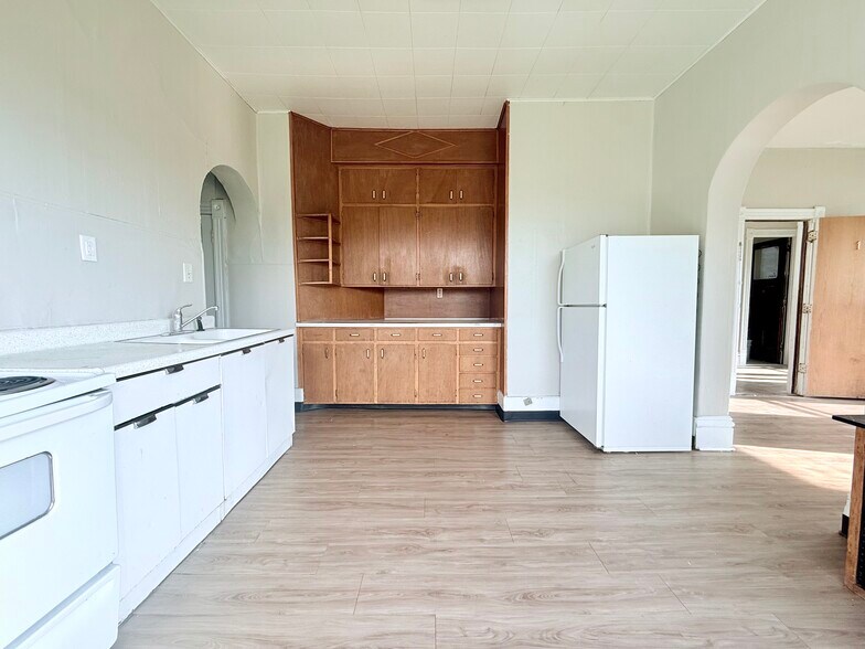 Kitchen - 321 Clay St