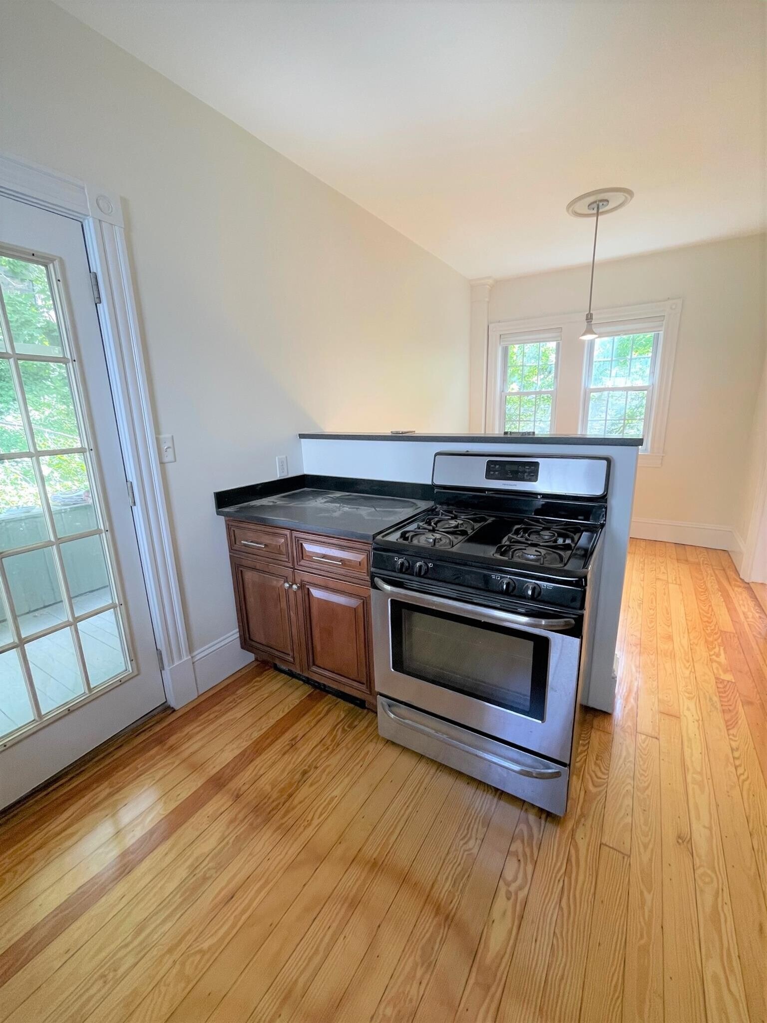 Building Photo - 83 Dexter St