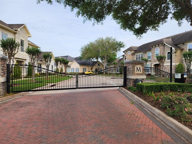 Building Photo - 4315 Stonebrook Ln
