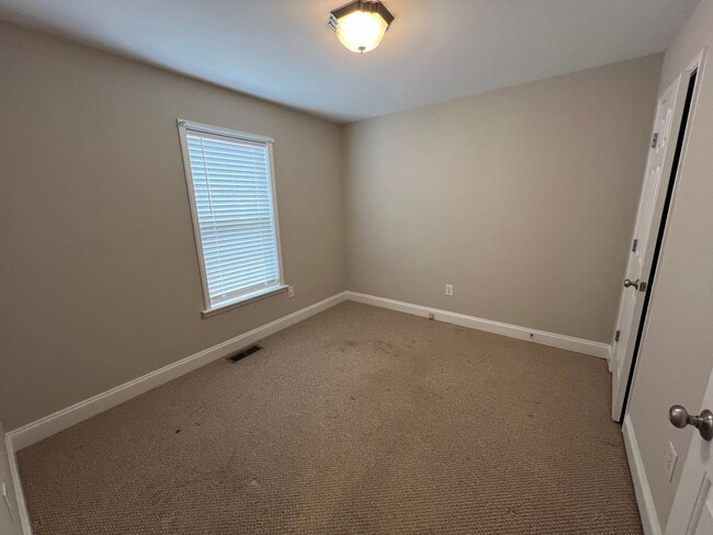 Building Photo - Elegant 3 Bedroom, 2 Bath Rental Home in Creedmoor