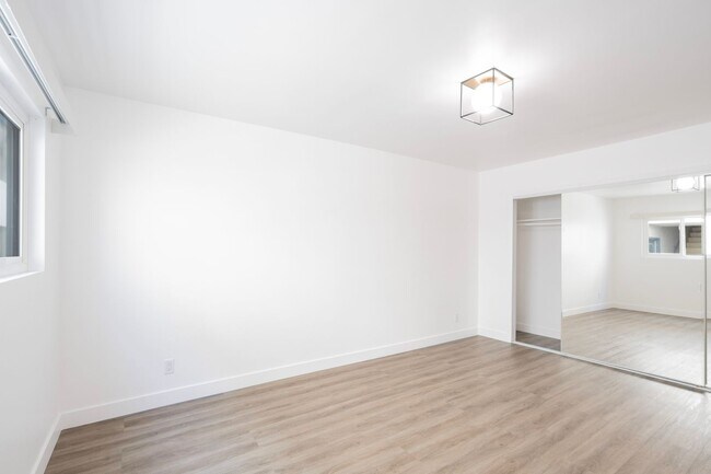 Building Photo - Newly Remodeled Ground Floor 1 Bed / 1 Bath Apartment in Prime West Hollywood