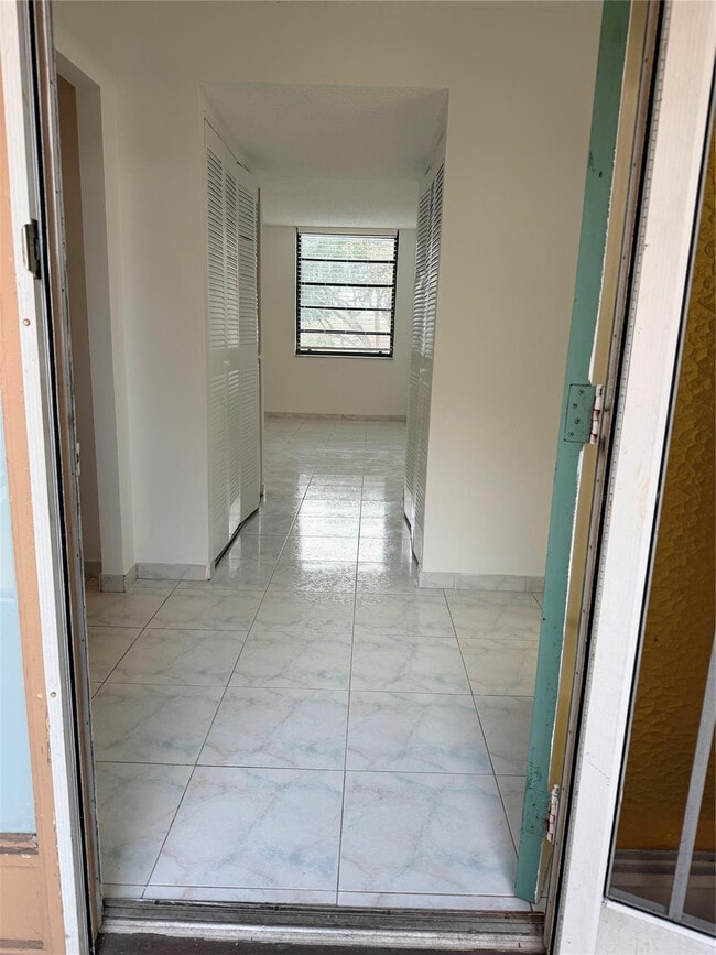 Building Photo - 3100 N Pine Island Rd