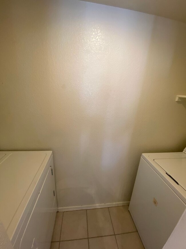 Building Photo - 2 Bedroom 2 Bath in Mesa