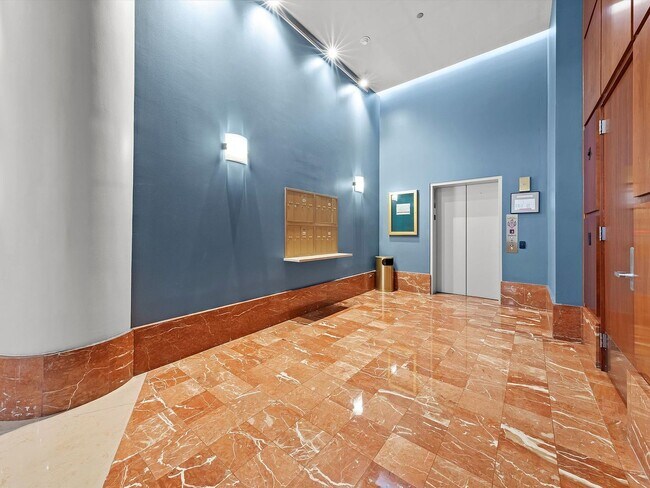 Building Photo - 211 E Ohio St