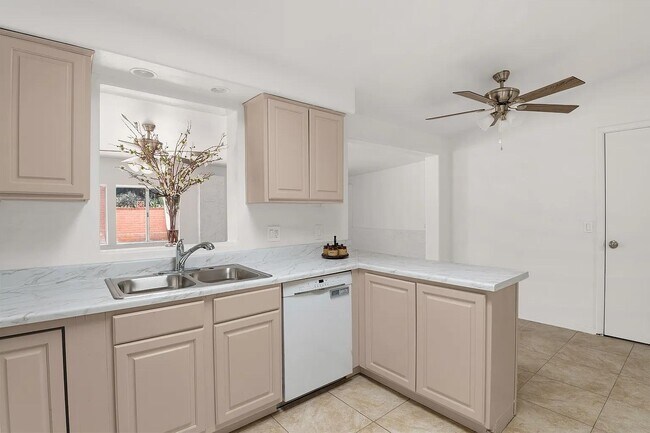 Building Photo - 7398 N Patriot Dr