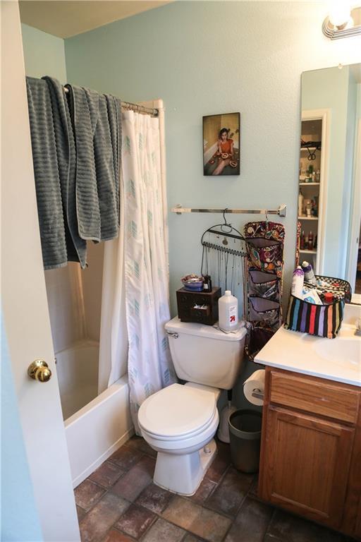 Building Photo - 1708 E 17th St