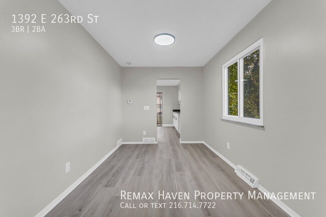 Building Photo - 1392 E 263rd St