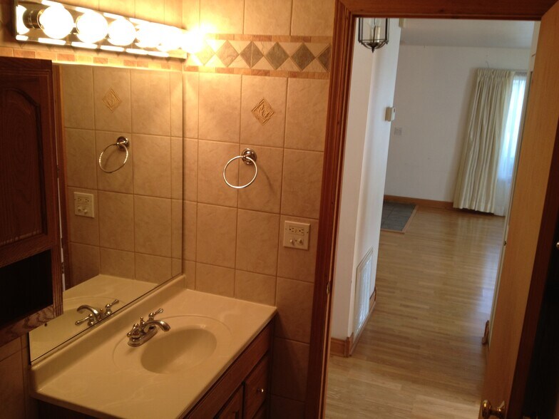 Bathroom - 1362 Cove Dr