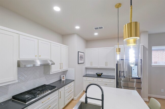 Building Photo - 2310 Precision Ln
