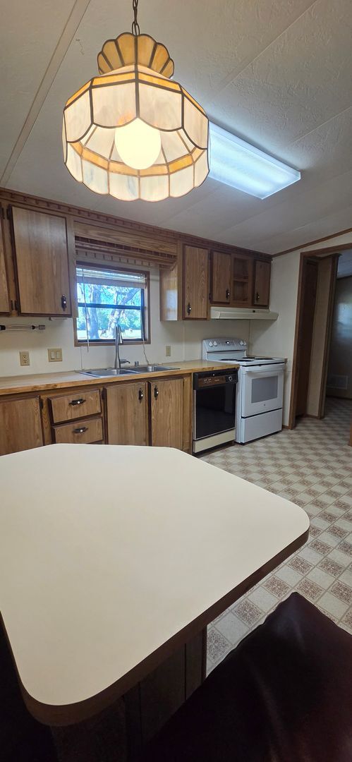 Building Photo - 3 Bedroom/3 Bath home in Archer FL