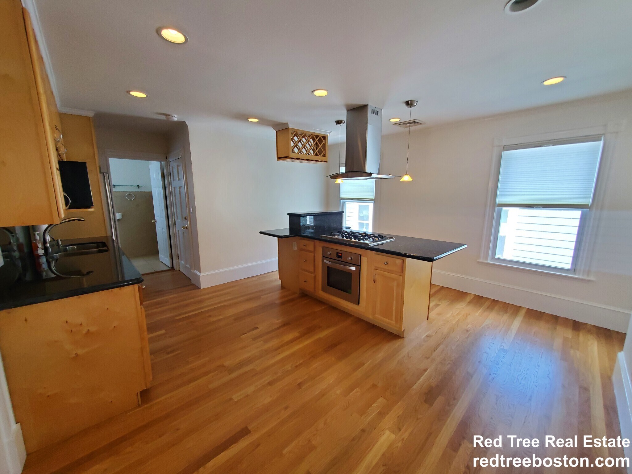 Building Photo - 8 White Ave