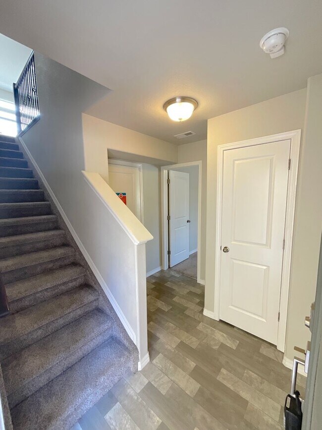Building Photo - 2 Bedroom Home Available Near S Union Blvd & Martin Luther Kings Jr Bypass!
