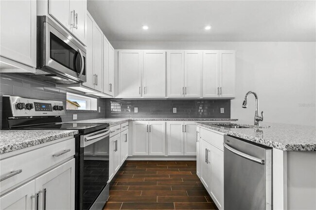 Building Photo - 14259 Kellogg Ave