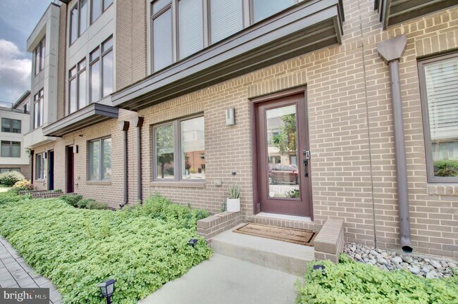 Building Photo - 8078 Tribeca St