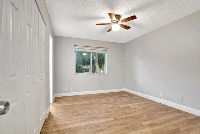 Building Photo - 116 Gardens Dr