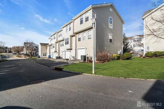 Building Photo - 63 Giera Ct