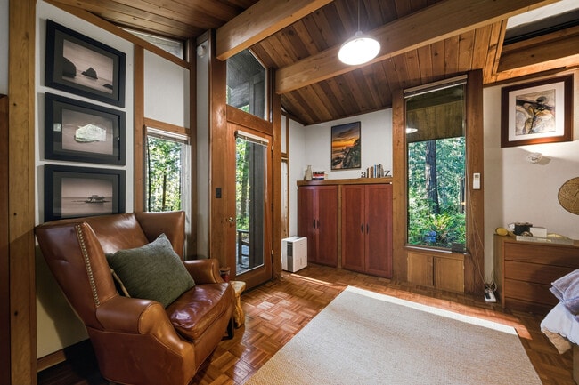 Building Photo - 22000 Timber Cove Rd