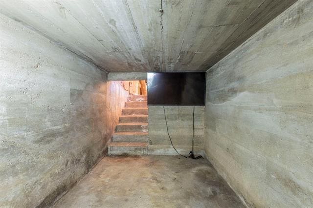 Building Photo - 2200 Montrose St