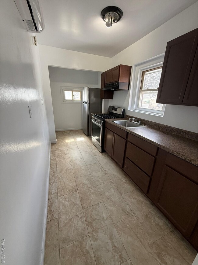 Building Photo - 153-12 122nd Ave