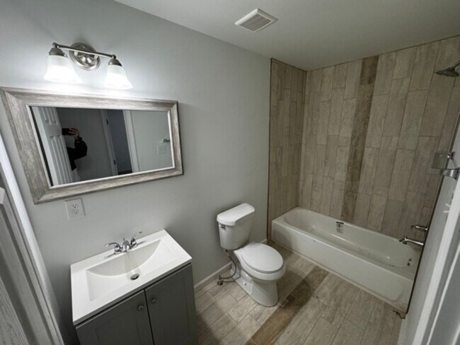 Building Photo - 3021 Chelsea Ave