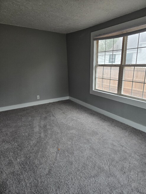 Building Photo - 2123 Highland Ave