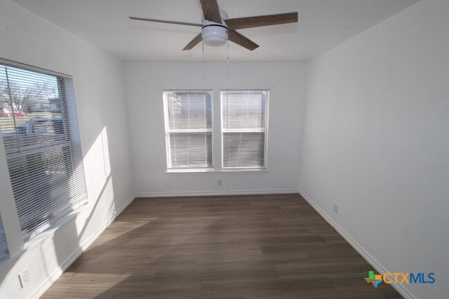 Building Photo - 1003 Estelle Ave