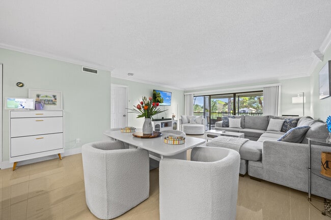 Building Photo - 12926 Briarlake Dr