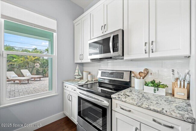 Building Photo - 105 Sea Dunes Dr