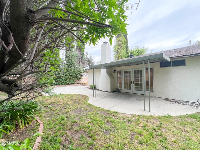 Building Photo - 185 N Sabra Ave
