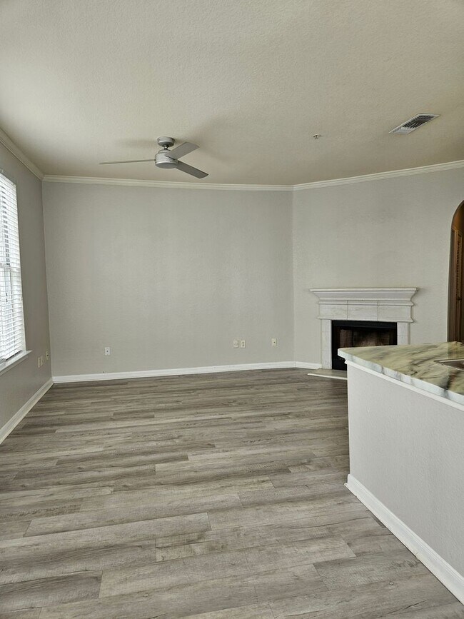 Building Photo - Nice 2/2 overlooking North Orange with Fireplace-FREE WATER/SEWER!