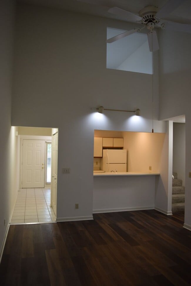 Interior Photo - Misty Cove